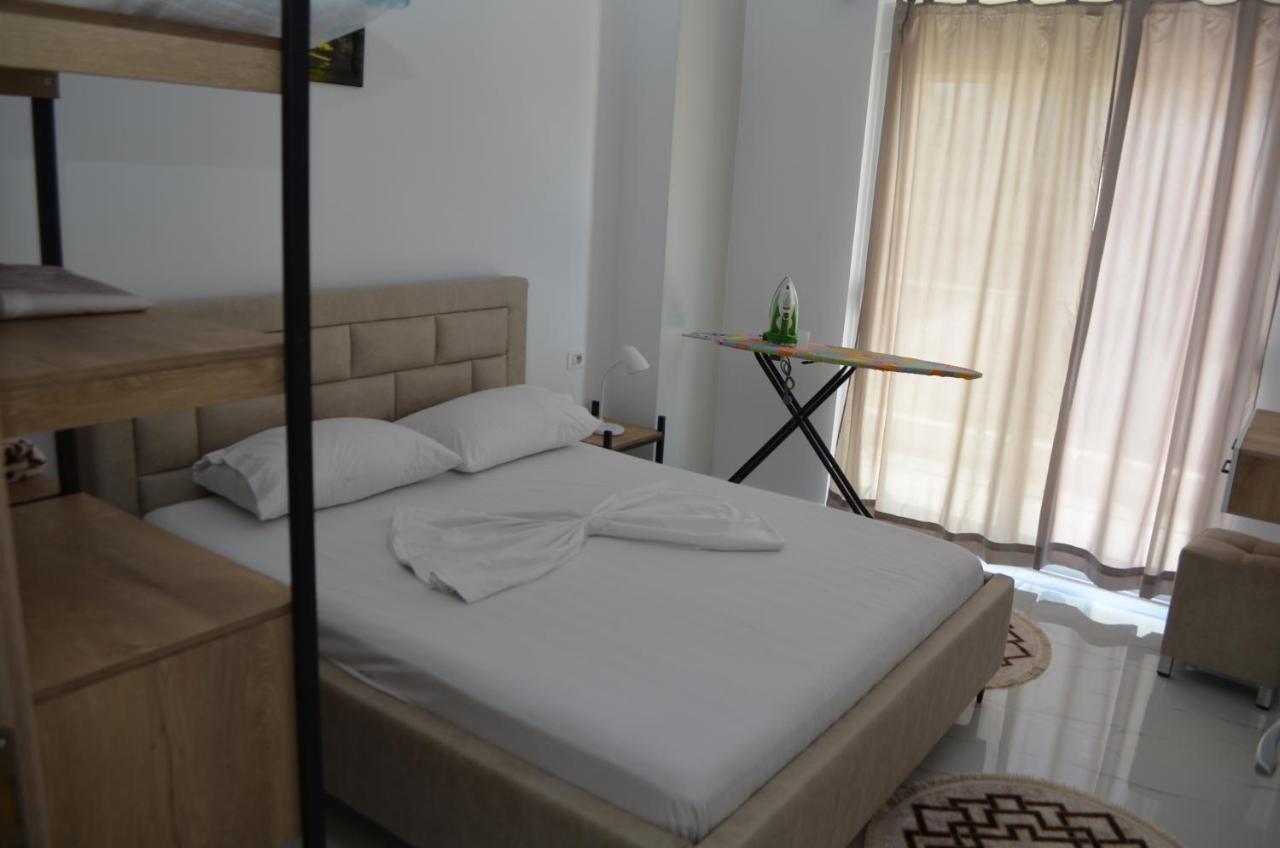 Akil Apartments Sarandë Exterior foto