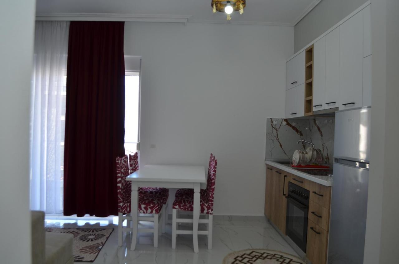 Akil Apartments Sarandë Exterior foto